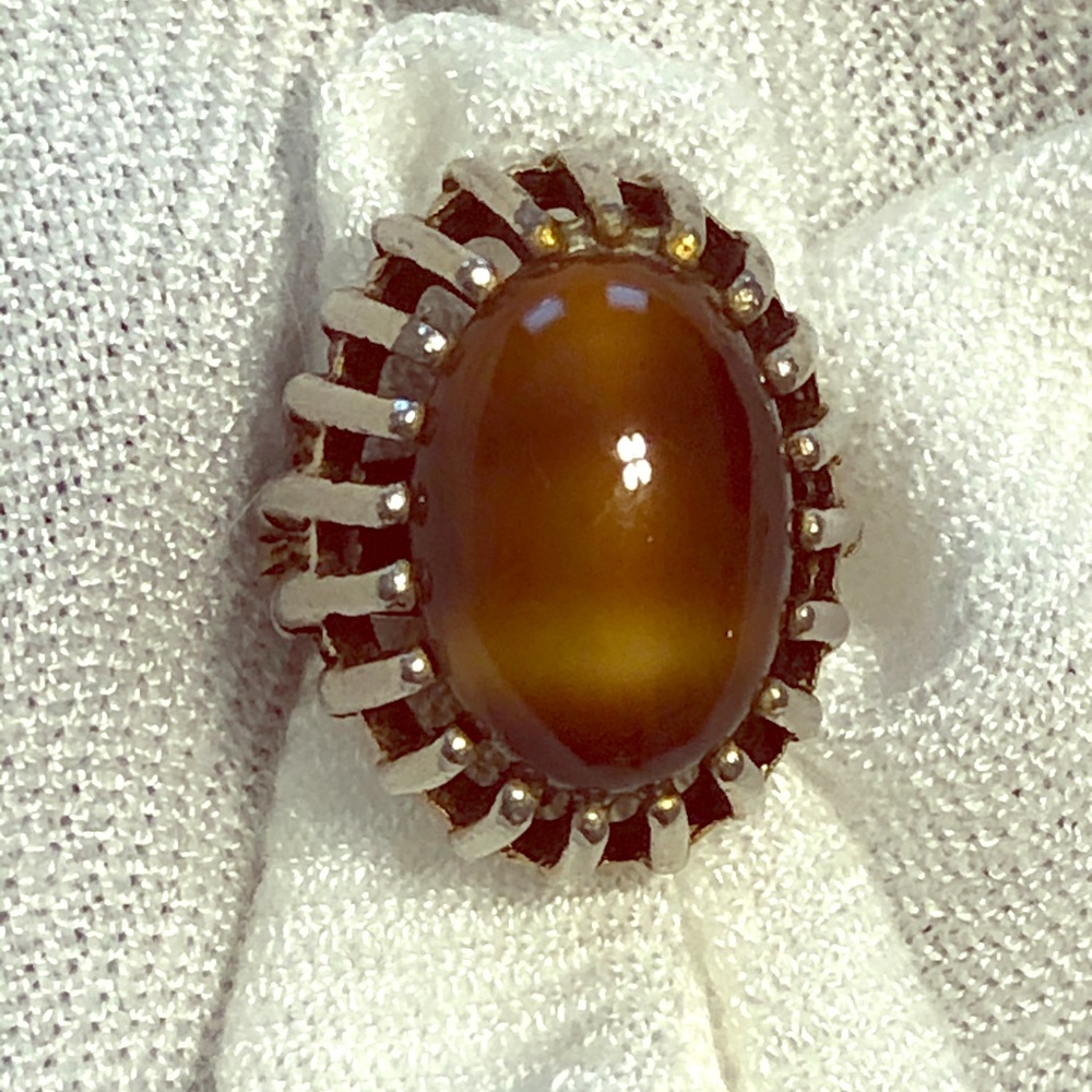 Gemstone ring